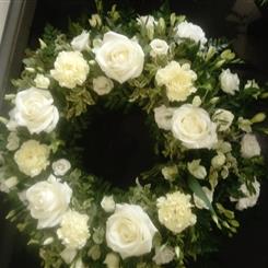 Classic cream wreath 