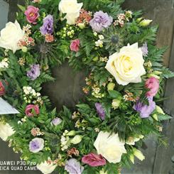 Rose and lizianthus wreath 