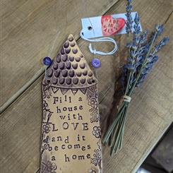 Fill a House with love ceramic Hanger 