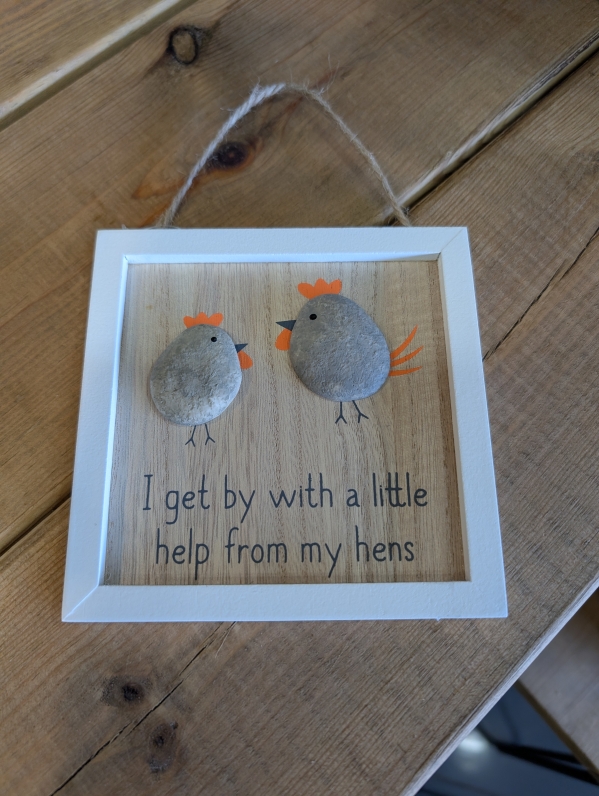 Pebble art hanger Hen