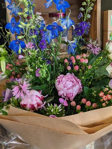 Georgia A gorgeous blue and pink handtied