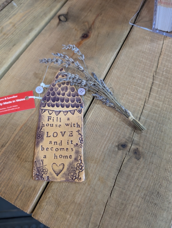 Fill a house with love ceramic trinket