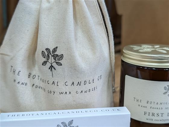 First light Botanical candle gift set