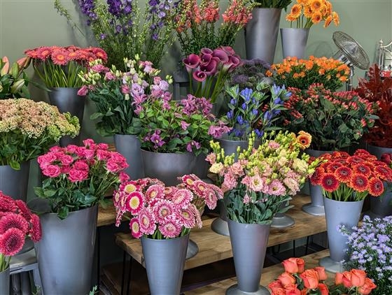Nicola chooses your special bouquet