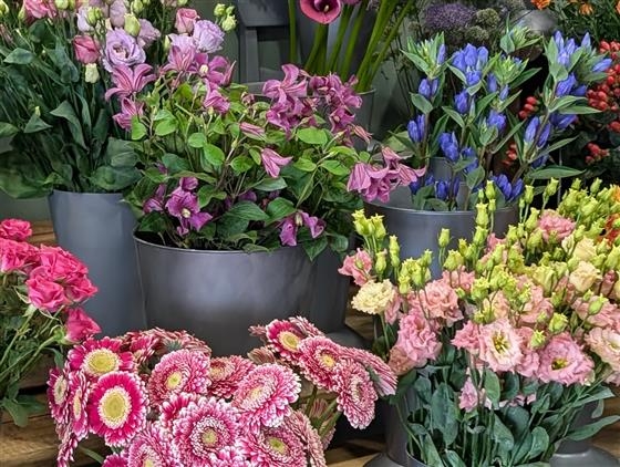Nicola chooses your special bouquet