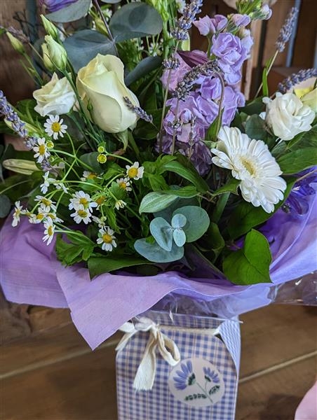 Violet A scented box of lilac and cream flowers