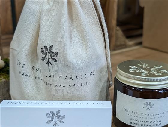 Sandalwood and Rose geranium Botanical candle gift set