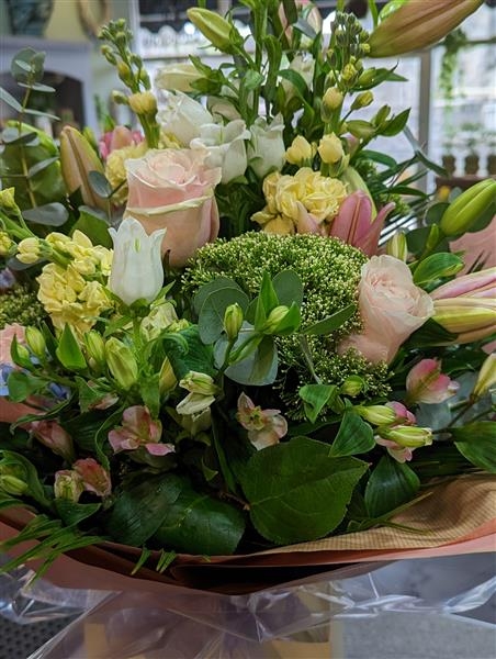 Seren   Beautiful Seasonal Flowers For Your Special Person