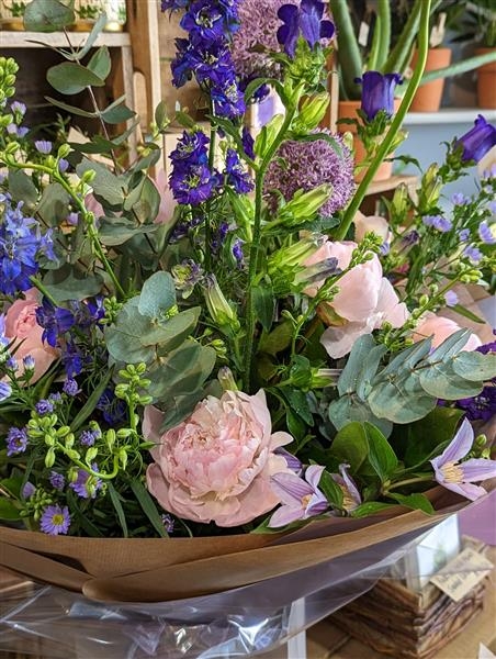Marilyn A stunning collection of Pink and Purple flowers.