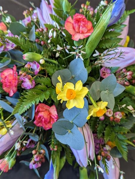 Vibrant scented posy