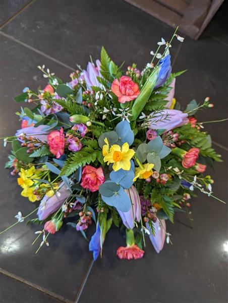 Vibrant scented posy