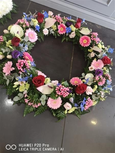 Exotic wreath tribute