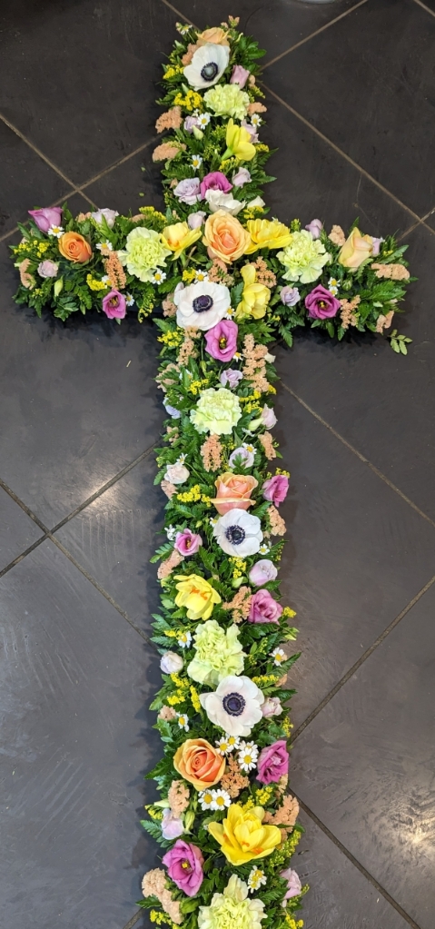 Open Style Garden Flower Cross