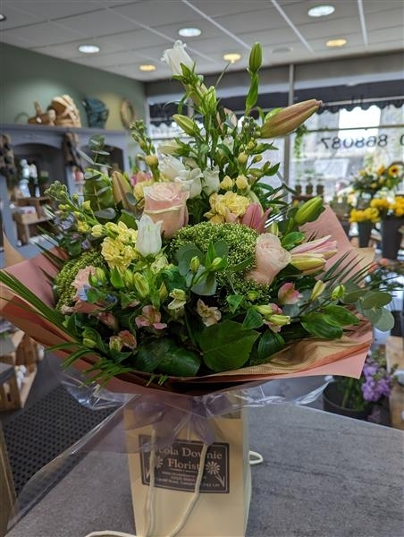 Seren   Beautiful Seasonal Flowers For Your Special Person